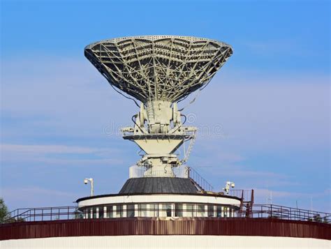 Спутниковая тарелка антенны Стоковое Изображение - изображение ...