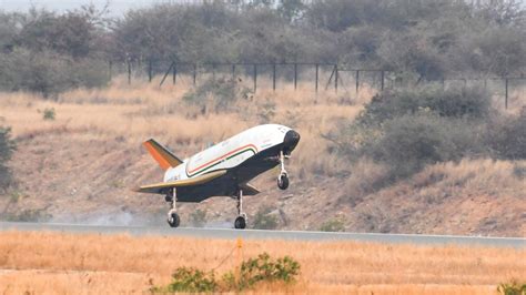 Pushpak viman launched! With Swadeshi space shuttle, ISRO takes bold step into reusable rocket ...