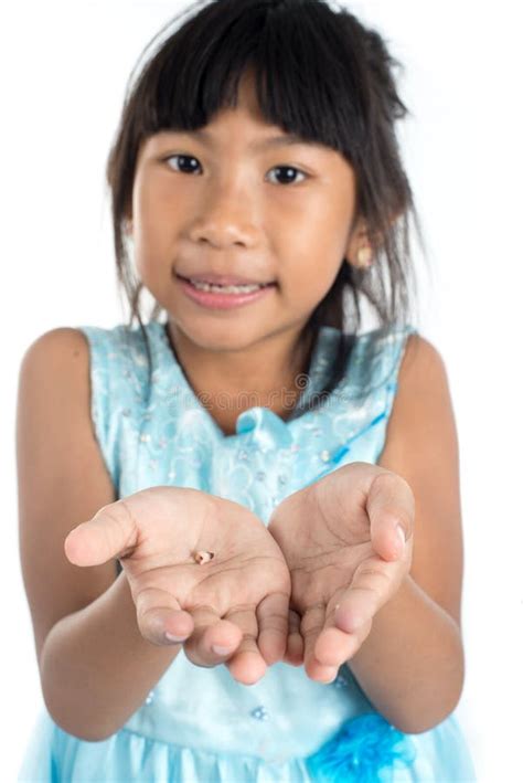 Ann Es D Enfant A Perdu La Dent De Lait Photo Stock Image Du