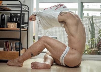 Post 751398975234572288 Bare Naked Nude Men Tumblr Tumbex