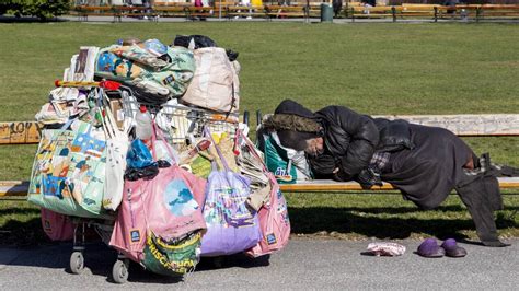 Drei Obdachlose niedergestochen Polizei fahndet nach Serientäter SN at