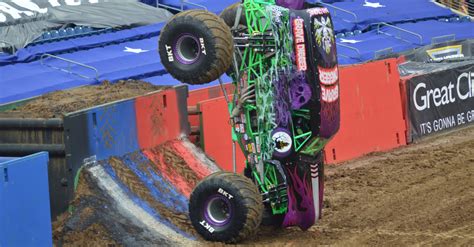 Tyler Menninga Wins Great Clips 2 Wheel Skills Championship Monster Jam®