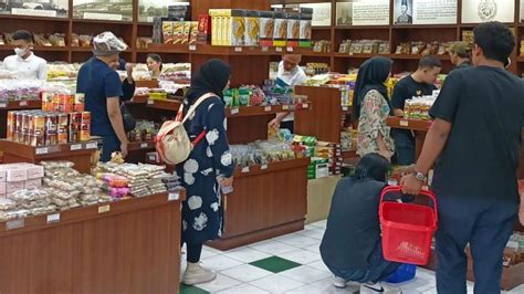 Rekomendasi 5 Pusat Oleh Oleh Di Solo Lengkap Dan Murah Cek Lokasinya