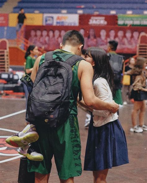 Một cặp đôi mới toanh vừa công khai Hot girl triệu follow và hot boy bóng rổ ngôn tình là đây ư