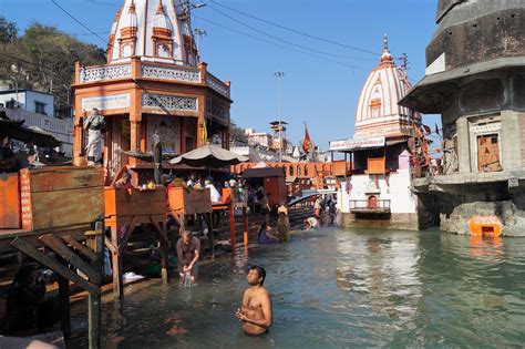 Haridwar and the Kumbh Mela Religious Pilgrimage - Sin Destino Aparente