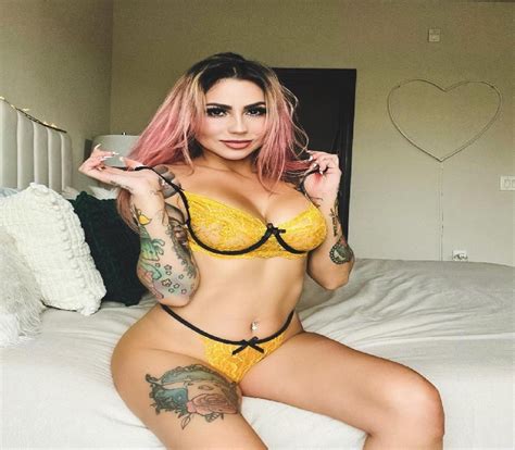 Mayara Lopes Hot Pics