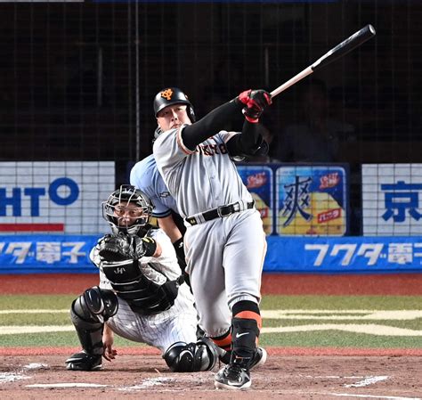 【巨人】岡本和真2戦3発12号「初球差されたので早めにタイミング合わせた」連勝で5割復帰 プロ野球写真ニュース 日刊スポーツ