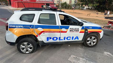 Viatura da PM é atingida por ônibus do Move e capota em Santa Luzia