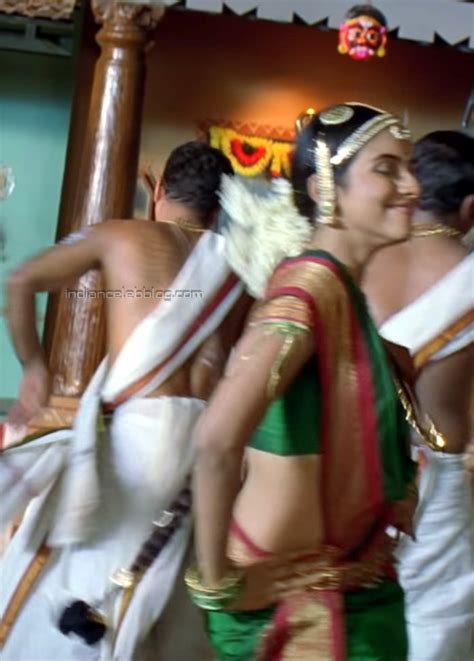 Asin Sivakasi Tamil Movie Hot Saree Hd Pics Indiancelebblog