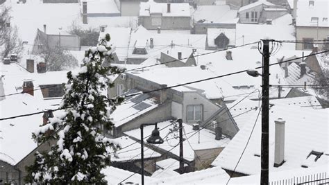 Srbija Na Udaru Sne Nog Haosa Zimska Grmljavina I Oluje Prete