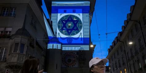 Israelische Fahne Leuchtet Auf Dem Berner Zytglogge