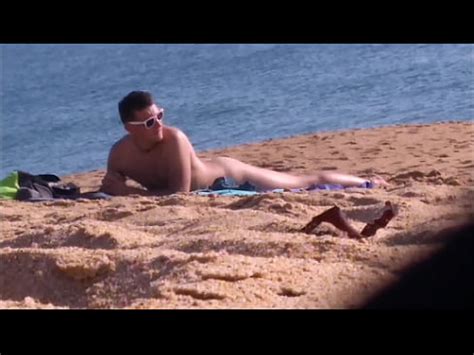 cámara espía Joven nudista en la playa XVIDEOS