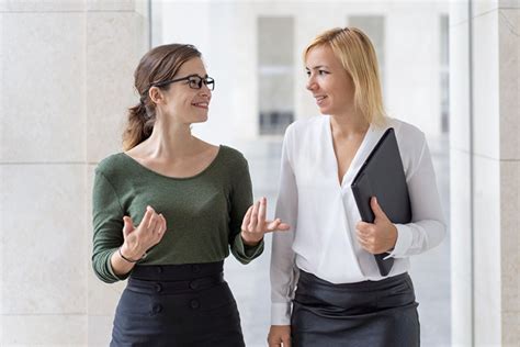 La comunicación no verbal en el trabajo SIMEON Software para