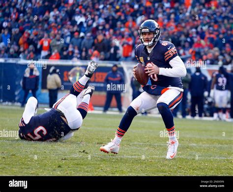 Chicago Bears Quarterback Jay Cutler 6 Looks To Throw A Pass Against