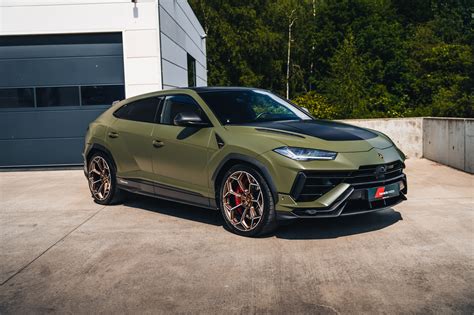 lamborghini urus performante full carbon pack verde turbine