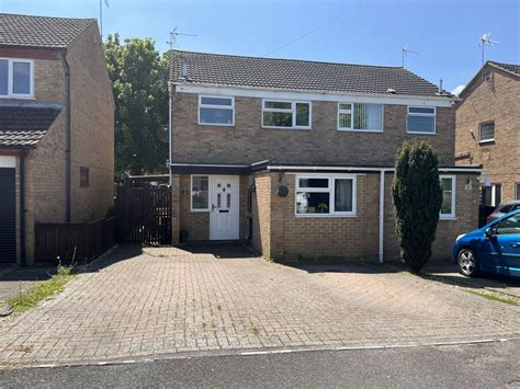 3 Bed Semi Detached House For Sale In Well Close Northway Tewkesbury