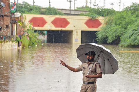 Delhi Ncr Rains Waterlogging Cleared From Aurobindo Marg Near Aiims