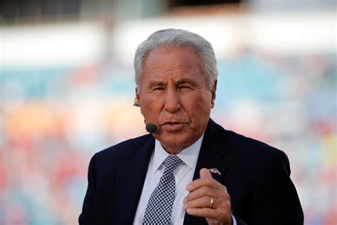 Video: Lee Corso goes against "common sense" pick, goes with Clemson