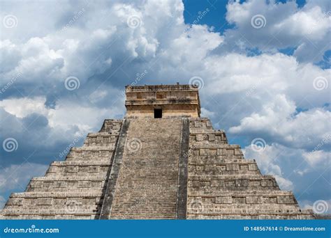 Pir Mide Maya De Kukulcan El Castillo En Chichen Itza Foto De Archivo