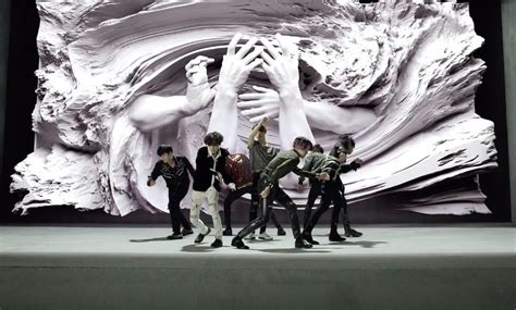 BTS trở thành nhóm nhạc KPOP đầu tiên lọt Top 10 BXH Billboard Hot 100 với Fake Love Fake