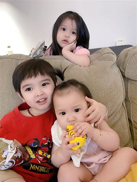 Cuối tuần hot mom Con gái út Hằng Túi đáng yêu như thiên thần
