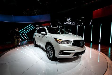 Acura MDX gets sport hybrid system, gets a new beak