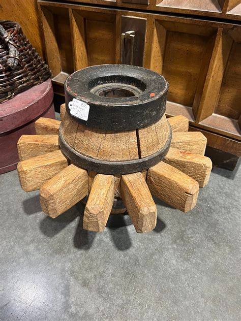 Four Sisters Antiques... - Four Sisters Antiques And Vintage
