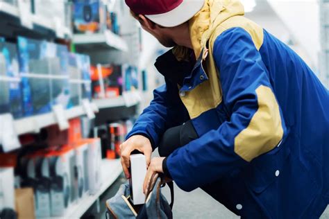 В Подмосковье воры украли из магазина DNS технику на 1 млн рублей