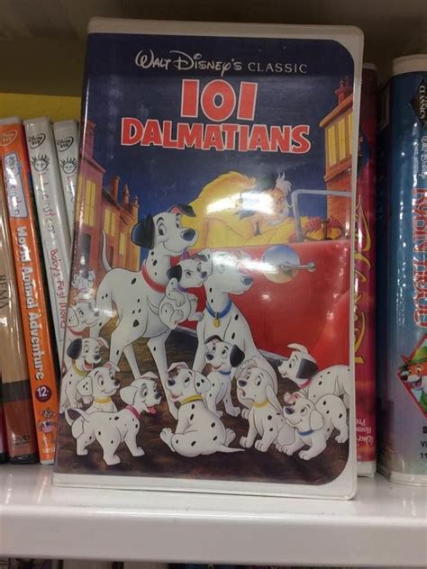 Pin by Shelby Raida on 101 dalmatians | Book cover, 101 dalmatians ...