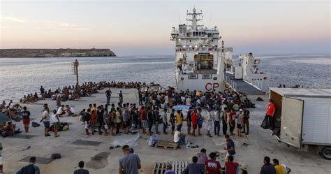 Migrant Emergency Hotspot Evacuation Plan Launched In Lampedusa Il