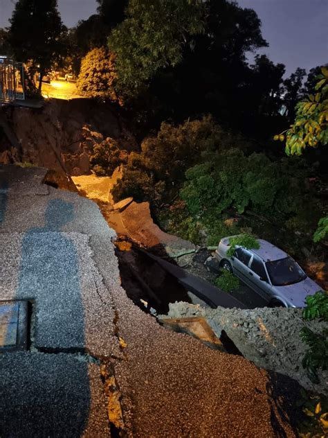 Tanah Runtuh Di Taman Wawasan Puchong Penduduk Diarah Berpindah