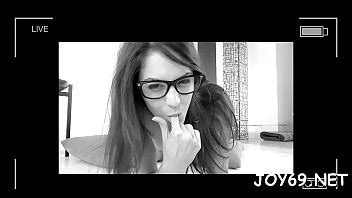 Tasty Teen Rubs Horny Vagina XNXX