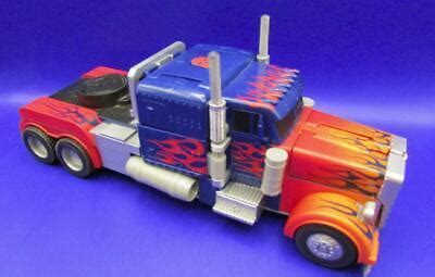 Optimus Prime Semi Truck Transformer w/ Lights & Sounds - Hasbro 2010 ...