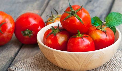 Eliminar Las Manchas De Salsa De Tomate Con Vinagre Trucos De Hogar