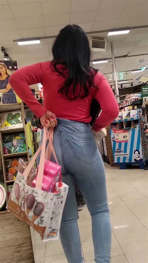 Your Decision The Busty Italian Milf With A Round Ass Video Tight Jeans Forum