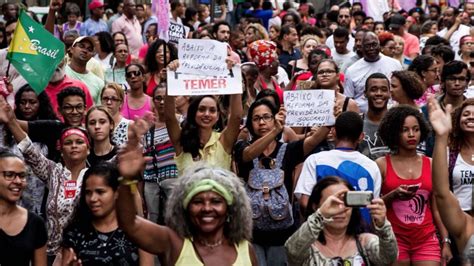 No Brasil Mulheres Morrem Todos Os Anos Por Defenderem Direitos