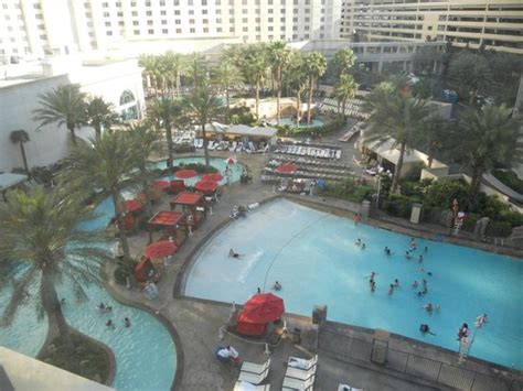 Pool and lazy river area - Picture of Monte Carlo Resort & Casino, Las ...