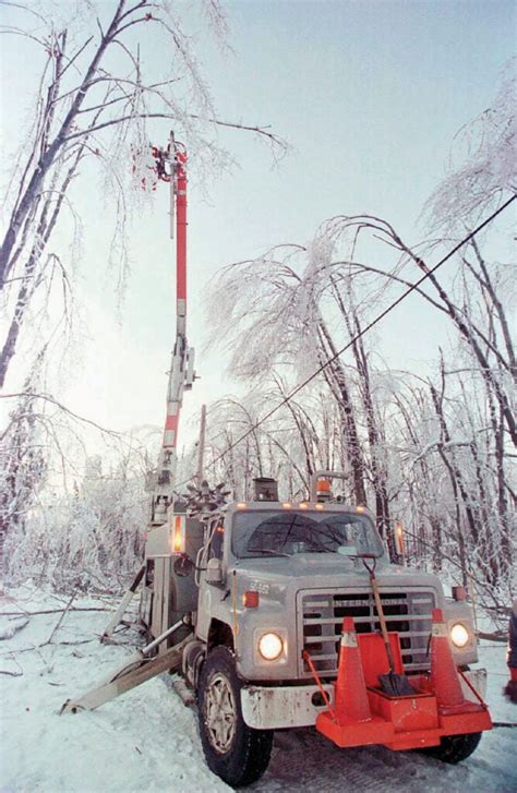 Lessons learned from the ice storm of 1998 | Canadian Geographic