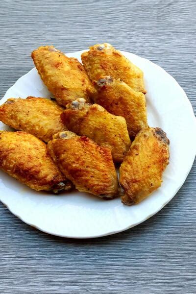 Baked Crispy Chicken Wings Recipe | FaveSouthernRecipes.com