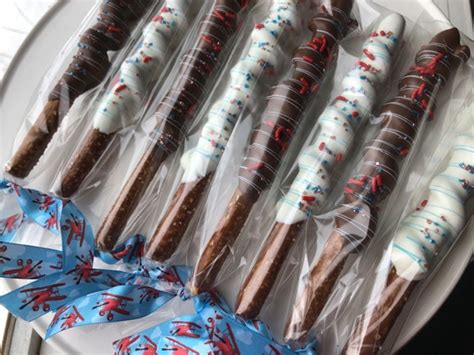 1 Dozen Airplane Chocolate Dipped Pretzels Airplane Birthday Etsy