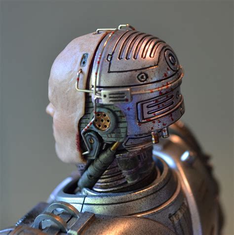 Hot Toys RoboCop Battle Damaged Alex Murphy MMS266