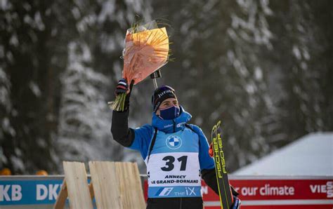 Biathlon Pourquoi la cérémonie des fleurs récompense six biathlètes