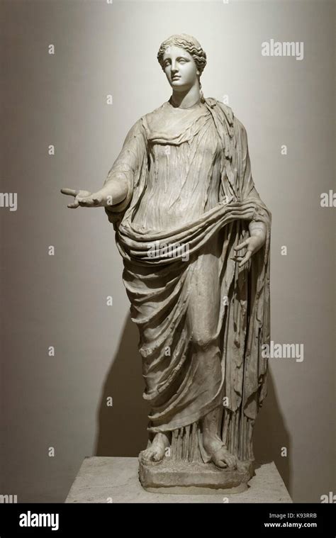 Demeter Statue Hi Res Stock Photography And Images Alamy