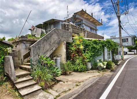 Okinawa - Discover hidden gems in Okinawa's nostalgic alleys! 🏚️ A ...