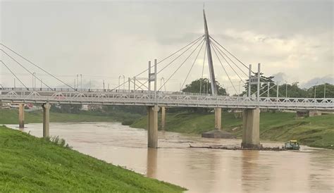 Mesmo Chuvas N Vel Do Rio Acre Continua Baixando Em Rio Branco