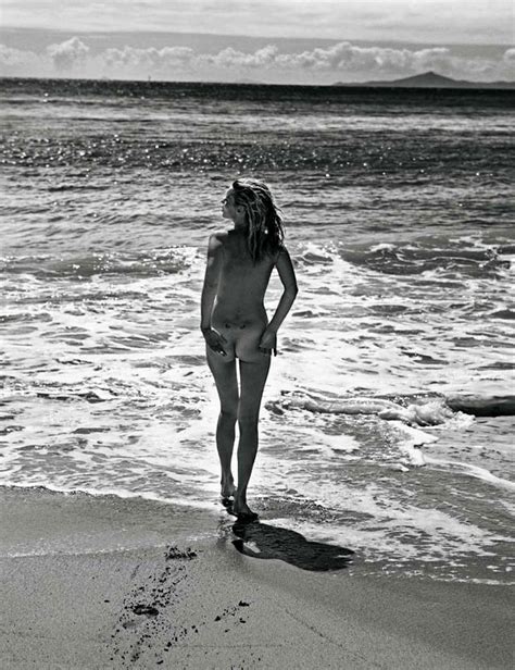Kate Moss Showing Her Nice Small Tits And Pussy In Nude Photoshoot On Beach Porn Pictures XXX