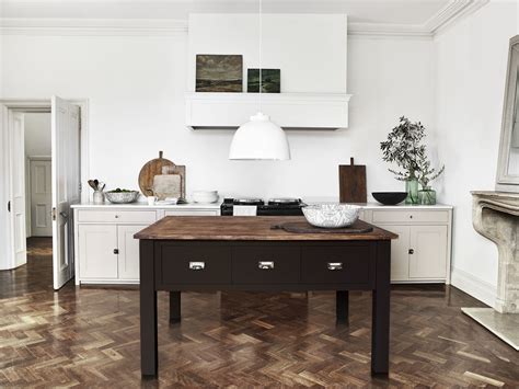 Freestanding kitchens: 17 flexible ways to create a rustic look | Real