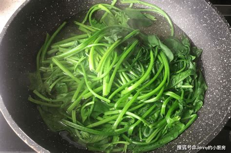 这四种蔬菜必须要焯水，很多人都弄错了膳食养生频道东方养生