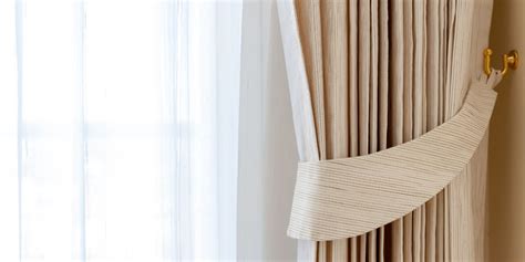 Tirai Terbuat dari Apa