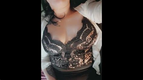 Ik Word Altijd Zo Nat Als Ik Mezelf Neuk Met Mijn Glazen Dildo Vind Je Mijn Natte Poesje Leuk